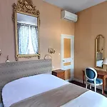 Hotel Montsegur 3*