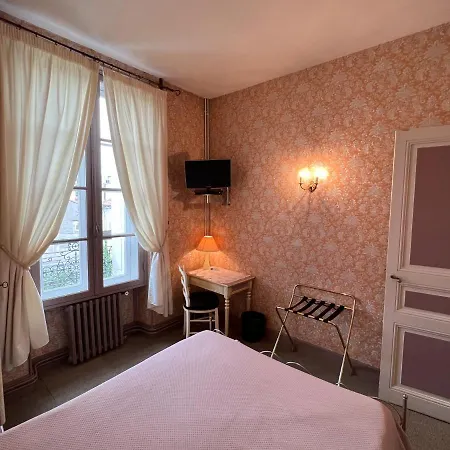 Montsegur Hotel