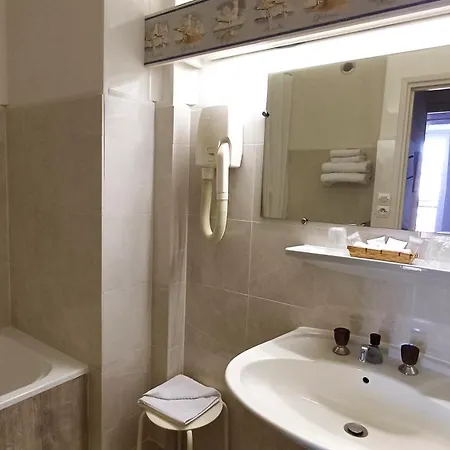 Hotel Montsegur 3*