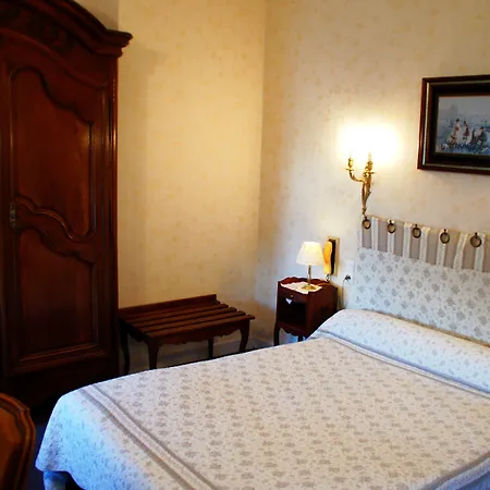 Hotel Montsegur 3*