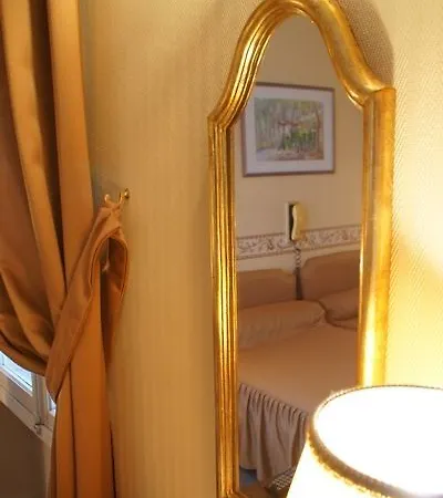 Montsegur فندق 3*