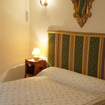 Montsegur Hotel