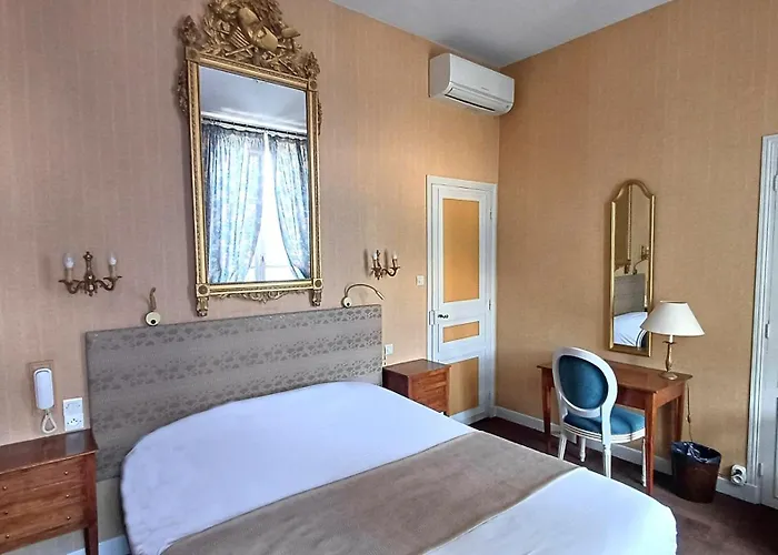 Отель Montsegur 3*