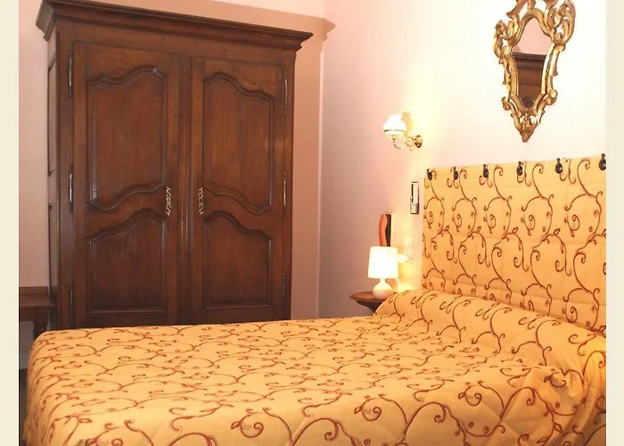 Montsegur Отель Каркассон