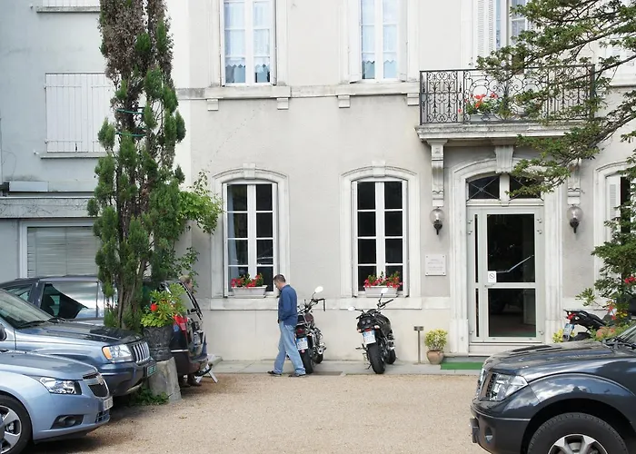 Montsegur Отель Каркассон